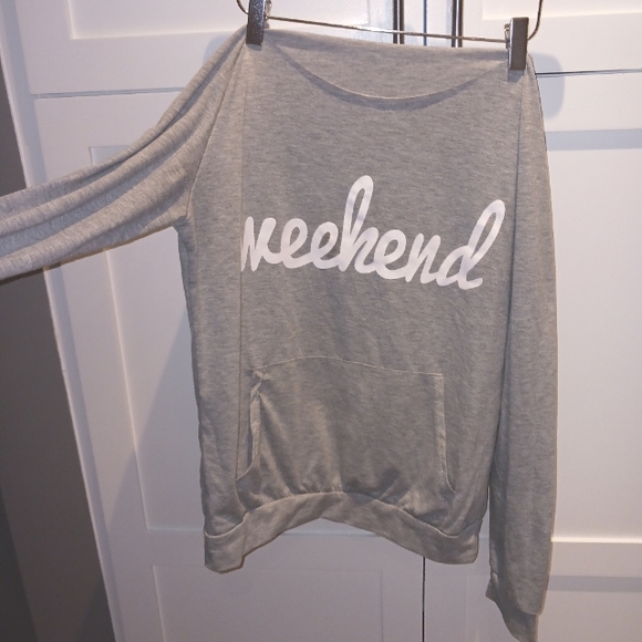 Cute Off The Shoulder Graphic Weekend Sweatshirt - Picture 5 of 7
